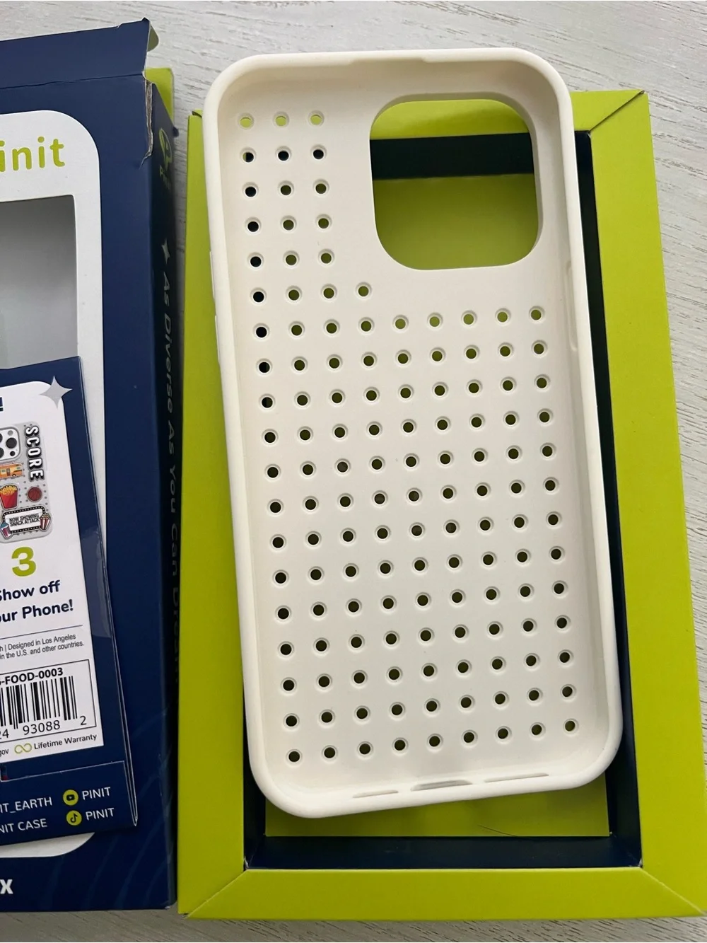 Pinit Dynamic Case for iPhone 14 Pro - White $39.99